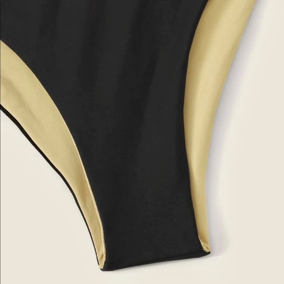 Bikini - Picture 5 of 5